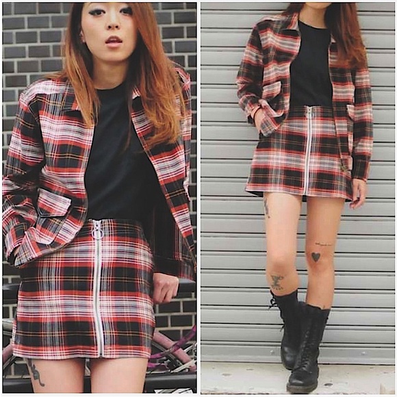 VOLCOM | PLAID SCHOOLGIRL ZIP FRONT Y2K MINI SKIRT - Picture 1 of 7